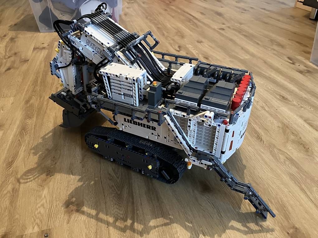 Liebherr Escavatori: LEGO Technic Bagger 9800 mit Fernbedienung gebraucht – Usato da Unterseen venduto da krampo