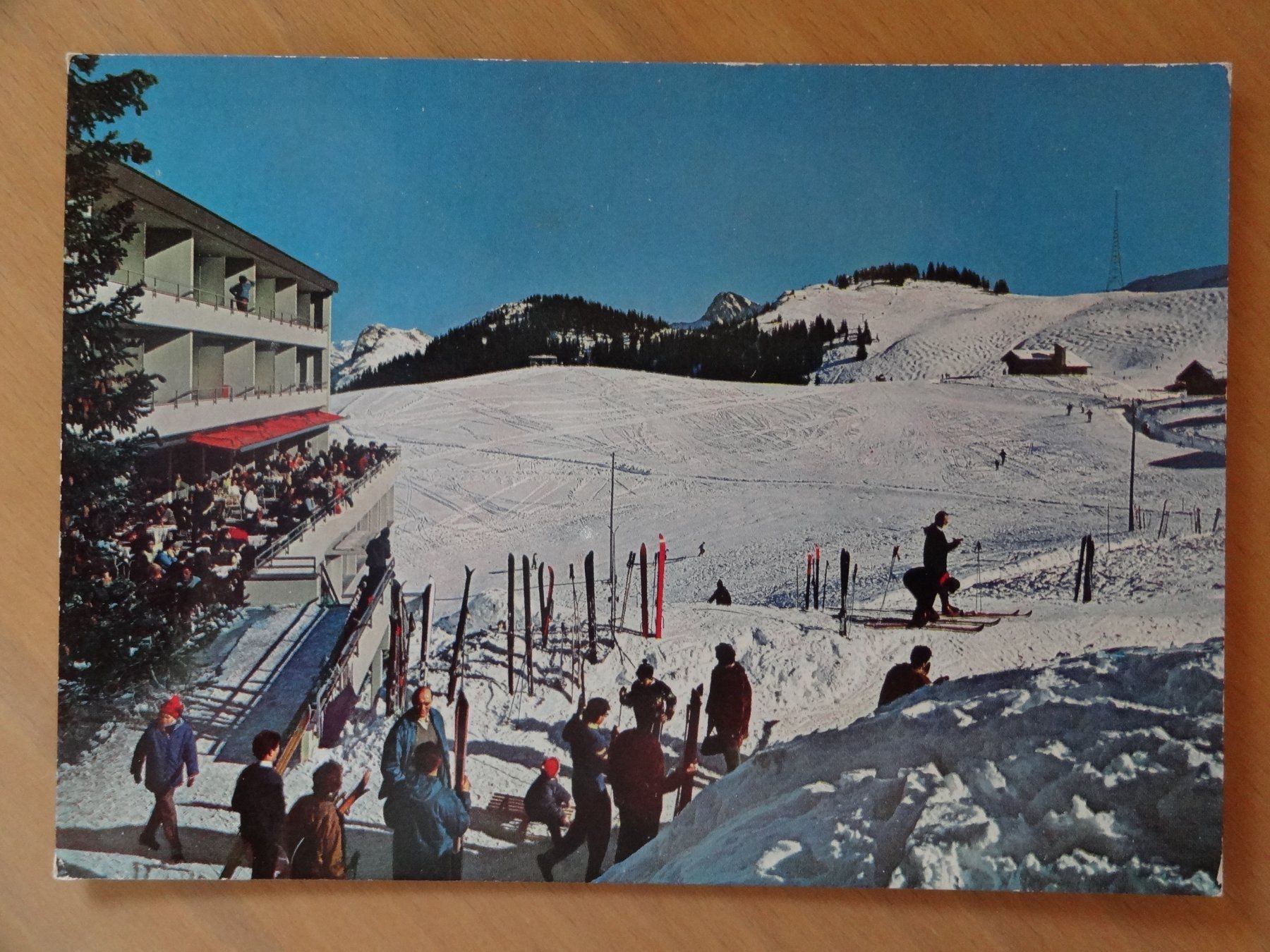 Cartoline postali: Klewenalp - Hotel - NW - 1988 – Usato da St Léonard venduto da Riglin