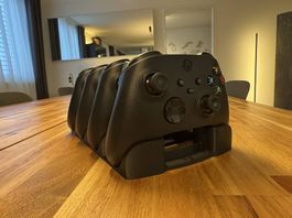4x XBox Controller inkl. Vierfachhalterung