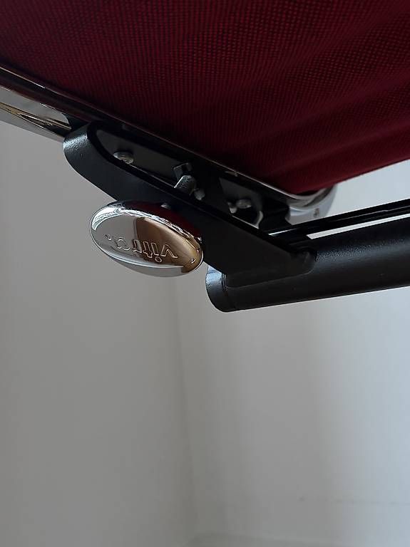 Vitra Chaises: Vitra Eames Chair EA117 – D'occasion à Zürich par pau_7n7n 2