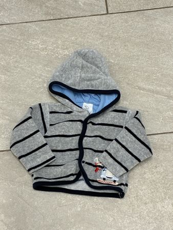 Baby Club Jacke grau gestreift mit Kapuze Grösse 56
