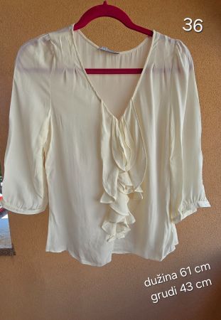 Bluse cremefarben Grösse 36 Rüschen vorne neuwertig