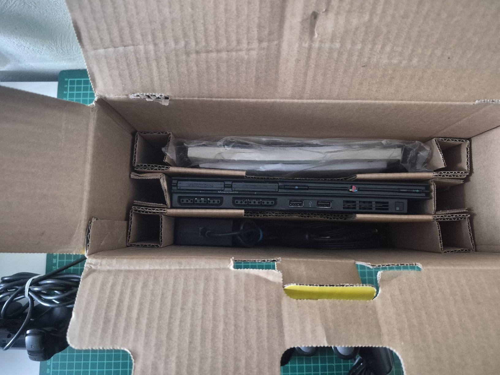 Sony Console: Sony PlayStation 2 Slim Console complete in box In ovp – Usato da Meyrin venduto da Retro-GZ 2