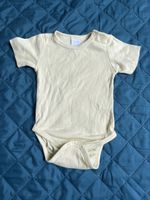Süsser Baby Body in Grösse 50/56 aus Bio Baumwolle.