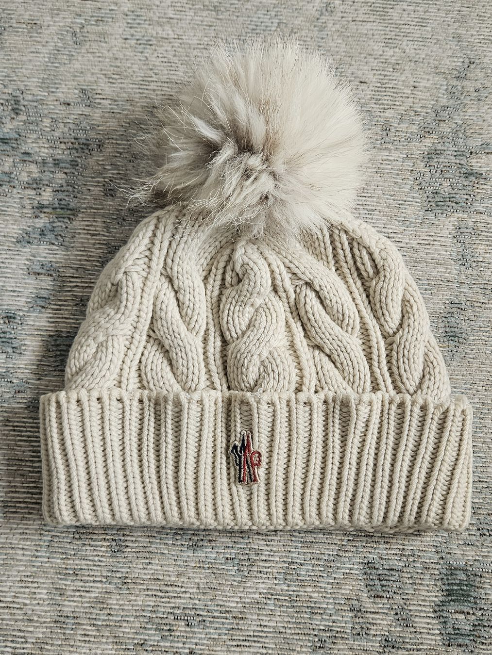 Moncler Copricapi, berretti & cappellini: Moncler Mütze, Kaschmir – Usato da Zollikon venduto da Oksana206