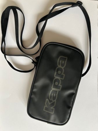 Schwarze Cross Body Bag (Kappa / 2010er Jahre)