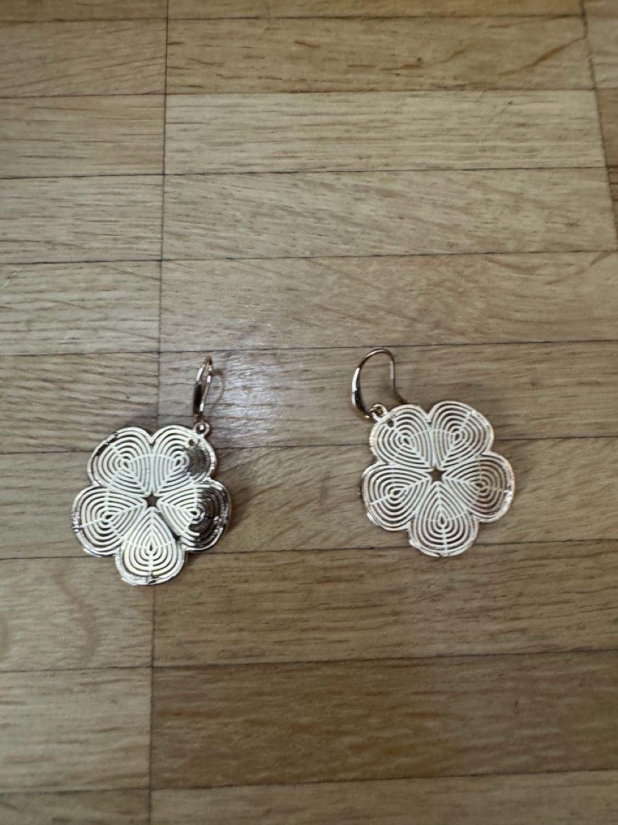 Boucles d'oreille: Orecchini fiore usati – D'occasion à Viganello par BlackPanda0003