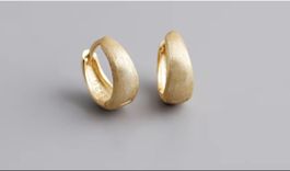 Small 925 silver hoops. Gold plated. 9 mm Size.