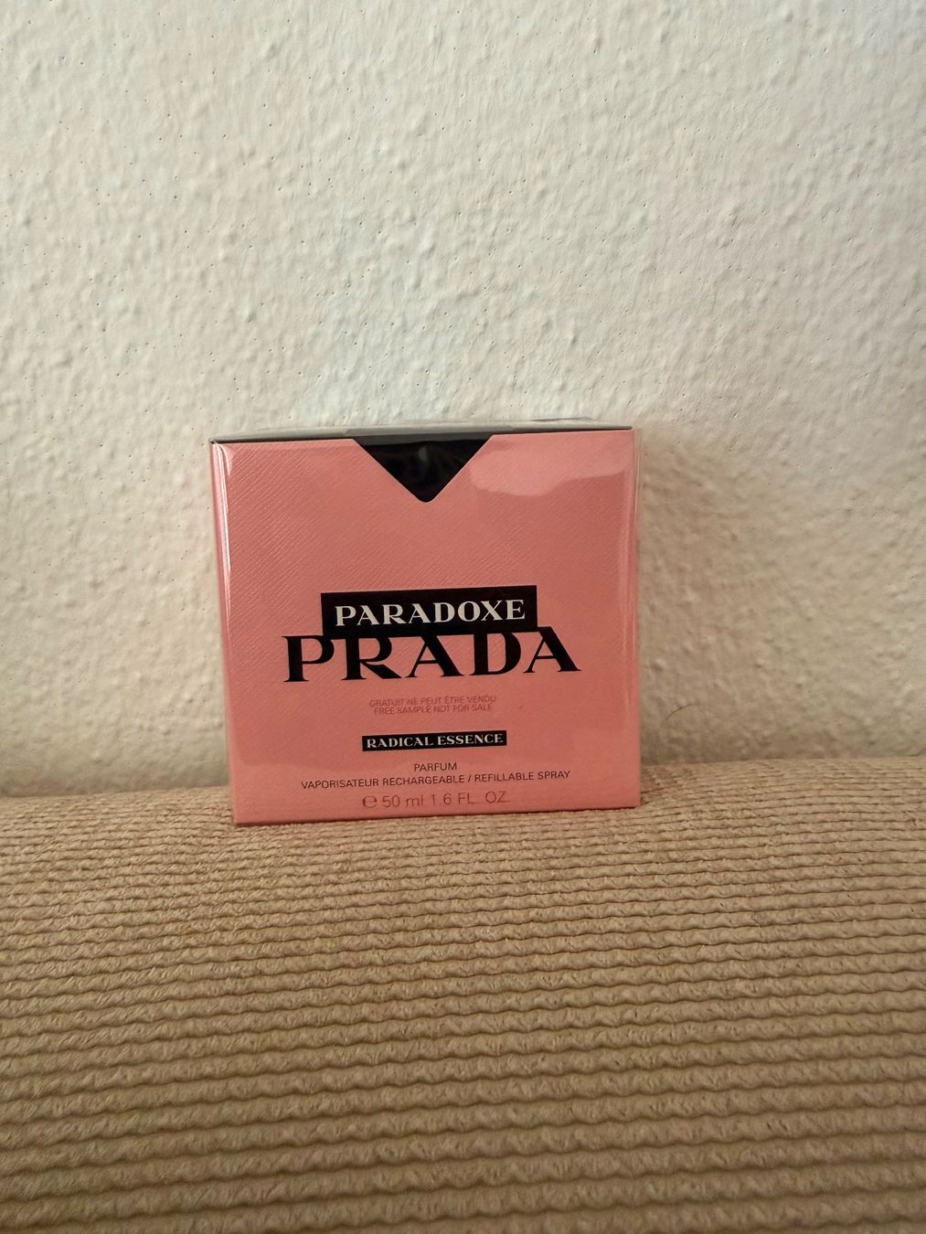 Prada Parfums & Eau de Toilette: **Prada Paradoxe Radical Essence 50ml NEU** – Neuf avec emballage d'origine à Pieterlen par GoOnStage