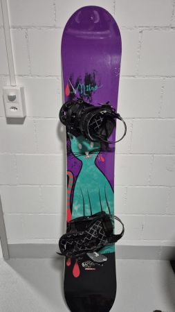 Gebrauchtes aber gut in Schuss gehaltenes Snowboard