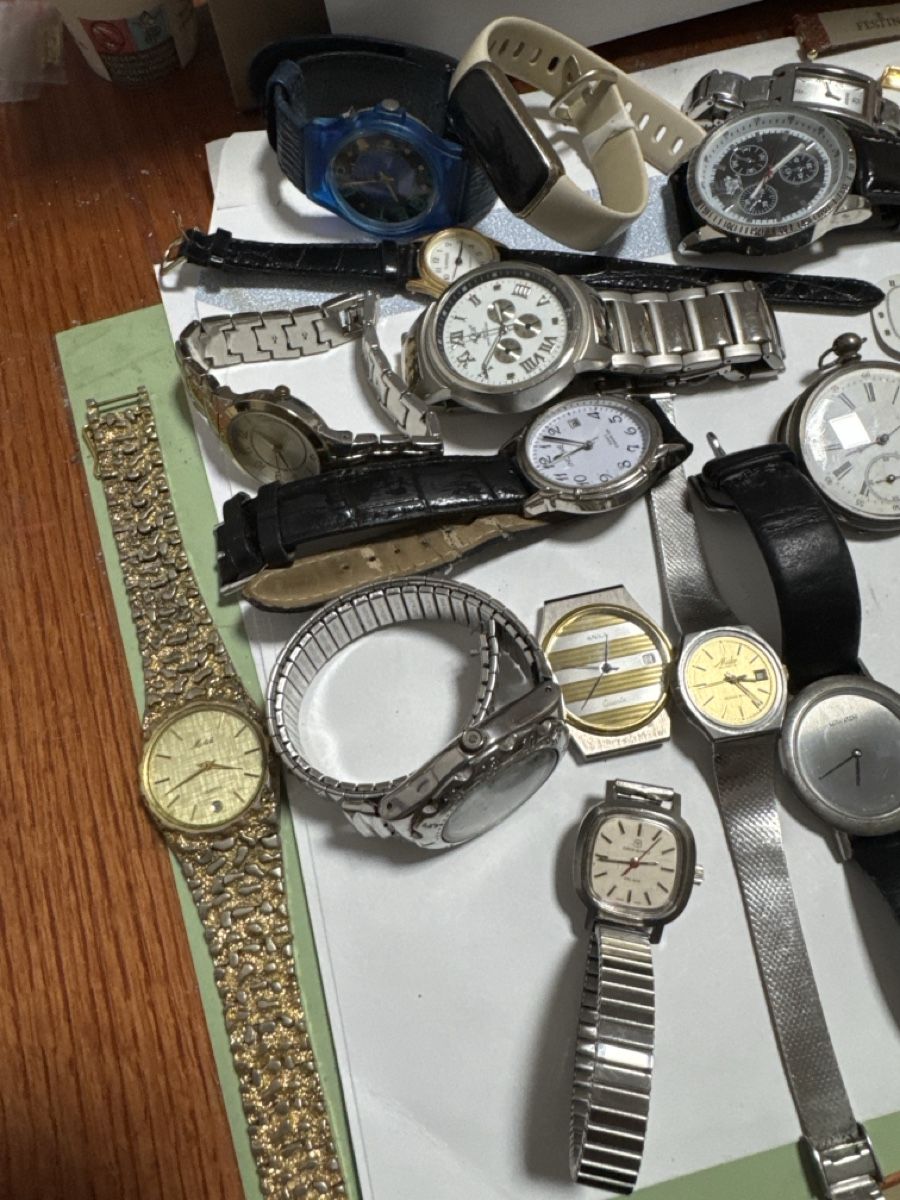 Uhren: Ensemble de montres diverses et cadrans – Defekt aus La Chaux-de-Fonds von lida2005 1