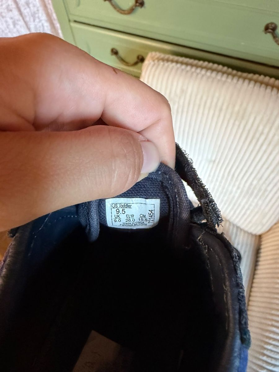 Vans Chaussures garçon: Vans Kinderschuhe 2x 26 – D'occasion à Triesenberg par dom_hd56 3
