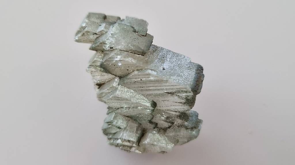 Minerali & Pietre curative: Calcit Gwindel mit Chlorit – Usato da Ehrendingen venduto da NSX-RR 4