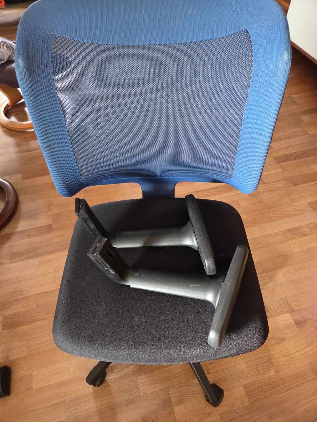Giroflex Sedie: Giroflex, ergonomisch, mesh, verstellbar – Usato da Aeugst am Albis venduto da Slniecko