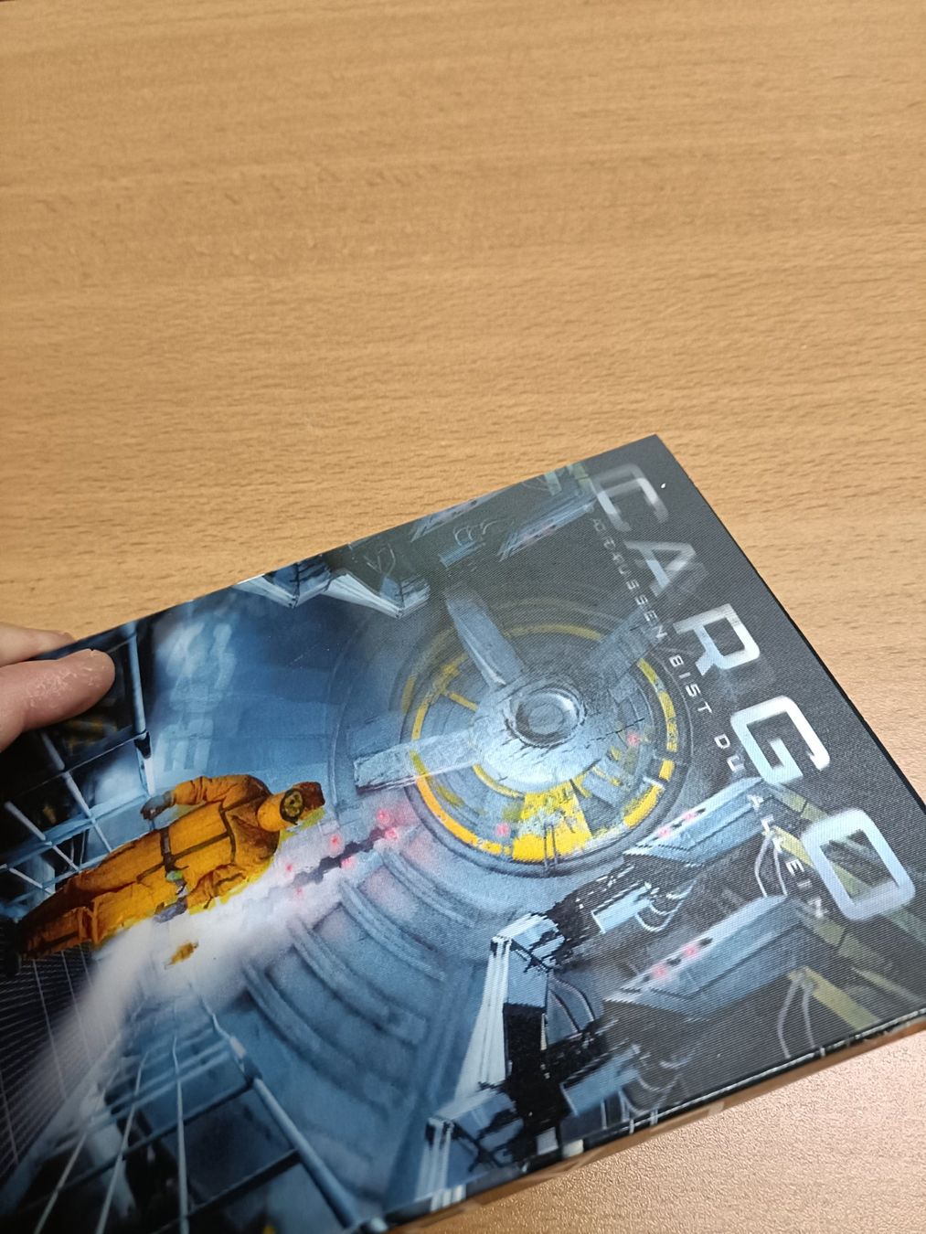 Tutti i DVDs: CARGO - Da draussen bist du allein mit 3D Cover – Usato da Köniz venduto da Movieportal007 1