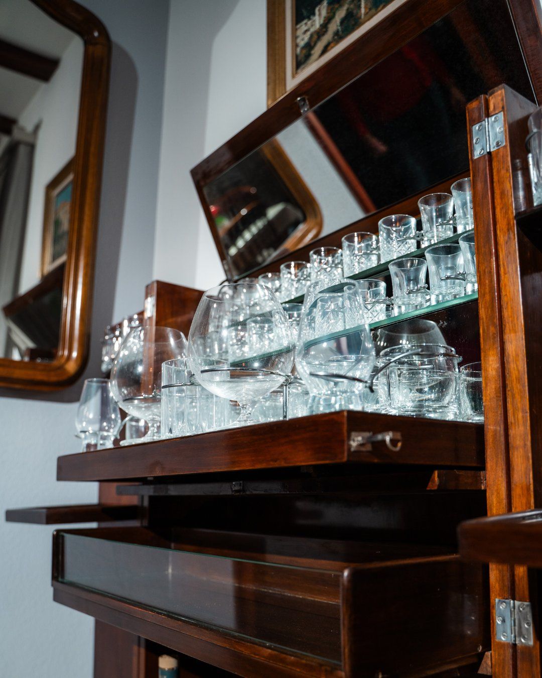 Credenze: MEUBLE BAR EXTENSIBLE – Usato da Moutier venduto da Vintage-signature 3