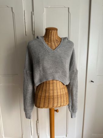 URBAN OUTFITTERS - cropped Strickpullover hellgrau M