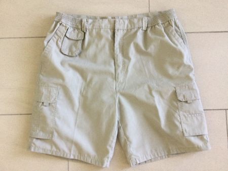 Herren Shorts Grösse XXL beige, viele Taschen Neu