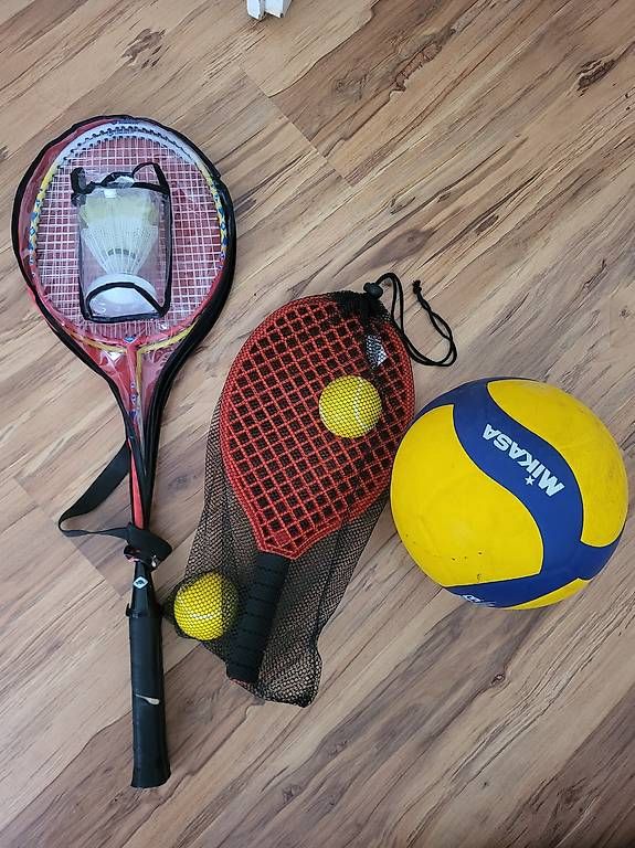 Ballons: Federball, Softball und Volleyball – D'occasion à Zürich par sav_j57v