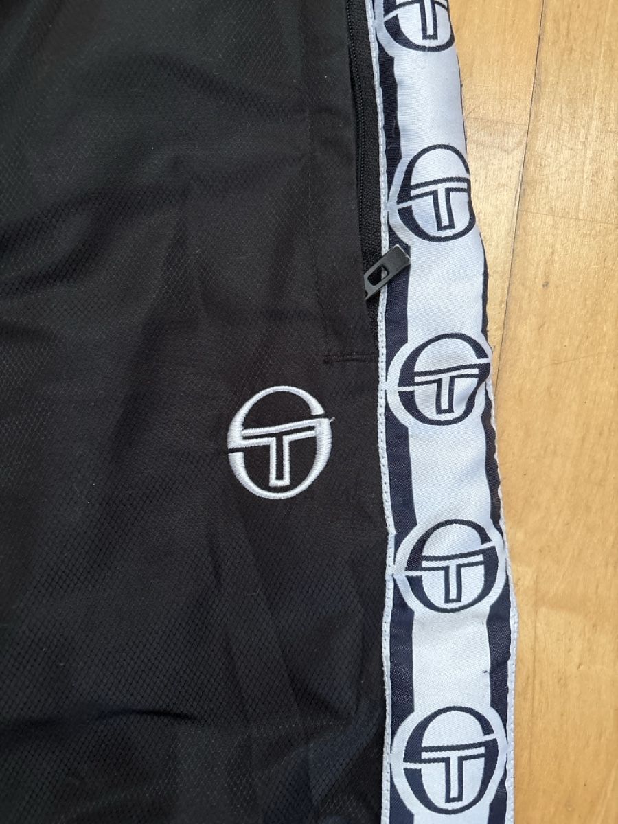 Pantalons: Sergio Tacchini Trainerhose grösse M – D'occasion à Muttenz par ben_wb75 1