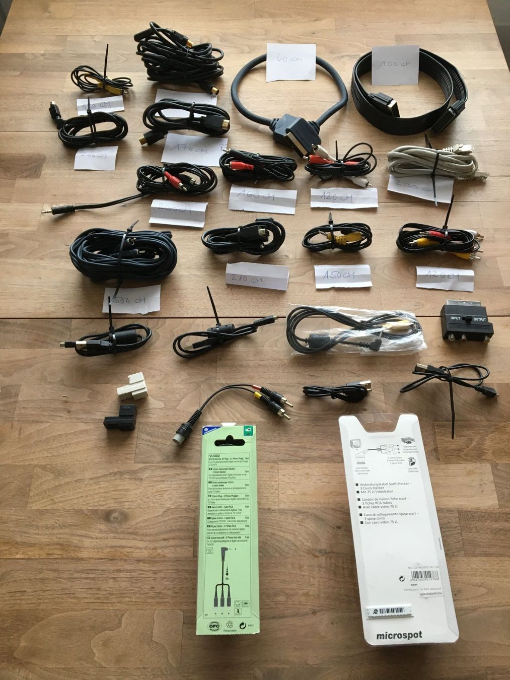 Cavi: HDMI Scart USB Kabel – Usato da Siebnen venduto da moparperform