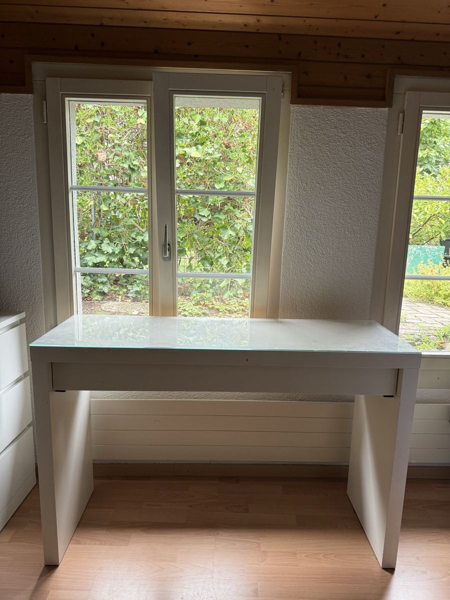 Ikea Coiffeuses: MALM Schminktisch  – D'occasion à Richterswil par sivansiva