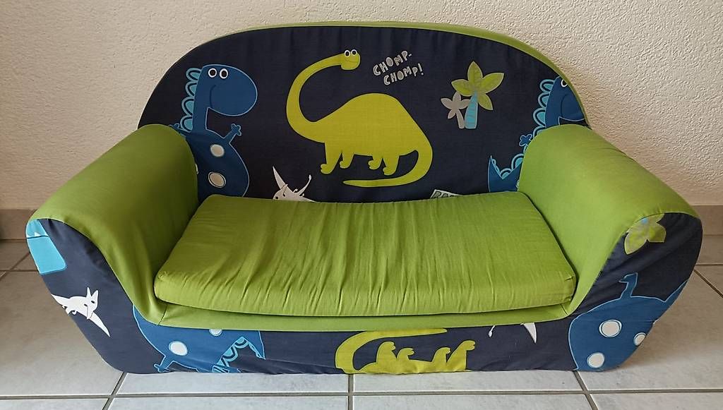 Sofas: Kindersofa, Motiv: Dino – Gebraucht aus Münchenstein von Bouba3