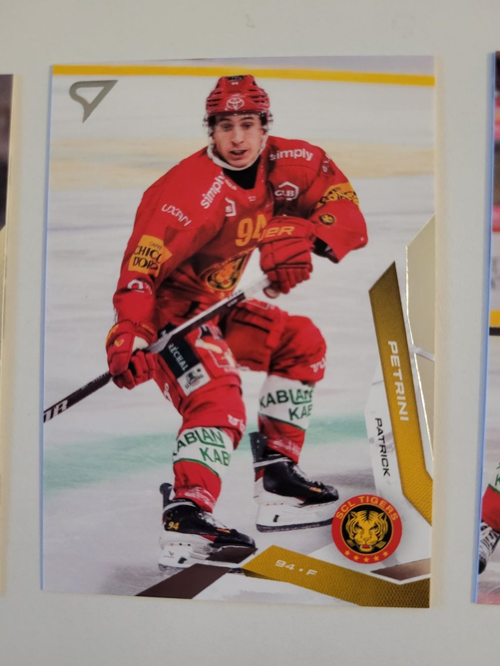 Sportzoo Carte collezionabili: 2025/26 SCL Tigers Patrick Petrini base – Usato da Bauma venduto da Yotanke