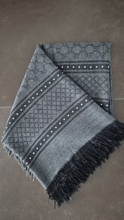Gucci Tuch mit Studs