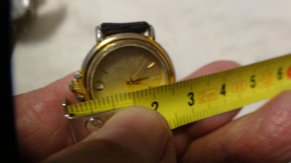 M-Watch Montres: M.WATCH DAMEN  SEHR KLEINE UHR.QURTZ UHR.DATE.SCHÖN LÄÜFT – D'occasion à zürich par ahmad01 3