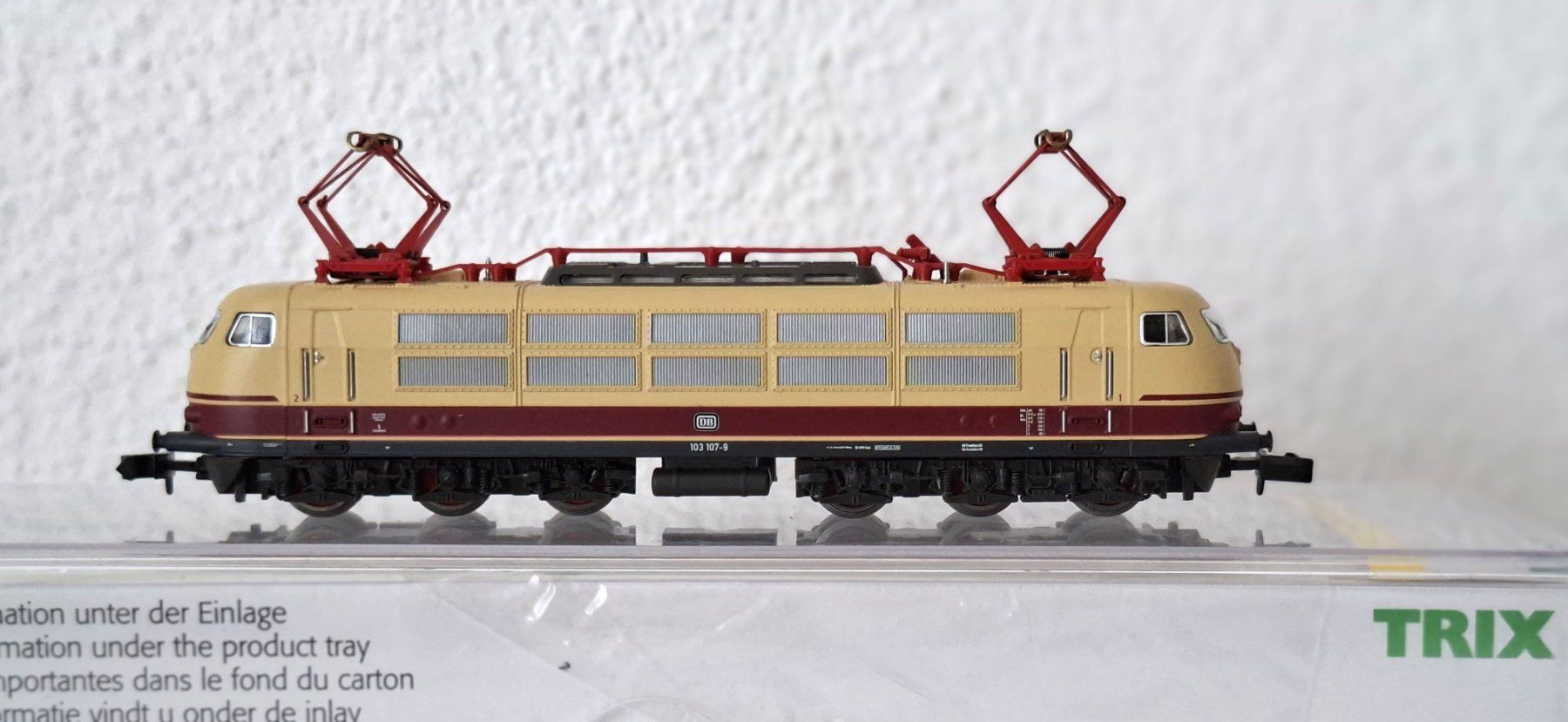 Trix Modellini di ferrovie: Minitrix DB E Lok  BR 103 – Usato da Biberist venduto da Ntrains