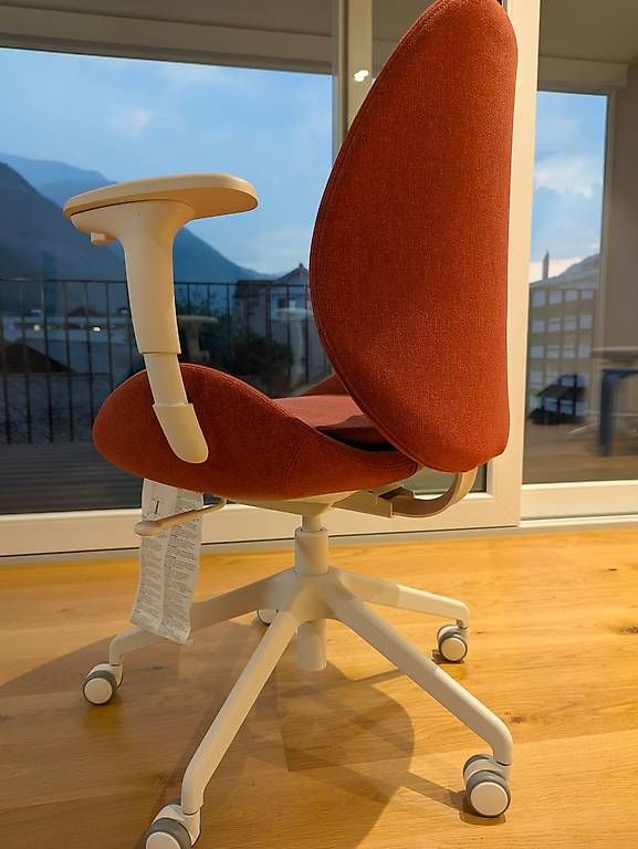 Chaises: IKEA ergonomic chair HATTEFJÄLL – D'occasion à Glis par ana_s8jf 2