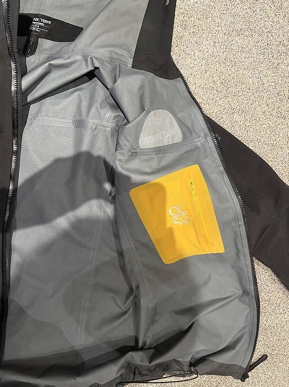 Giacche: Arc'teryx Alpha SV Herren – Usato da Libingen venduto da lio_mqb5 2