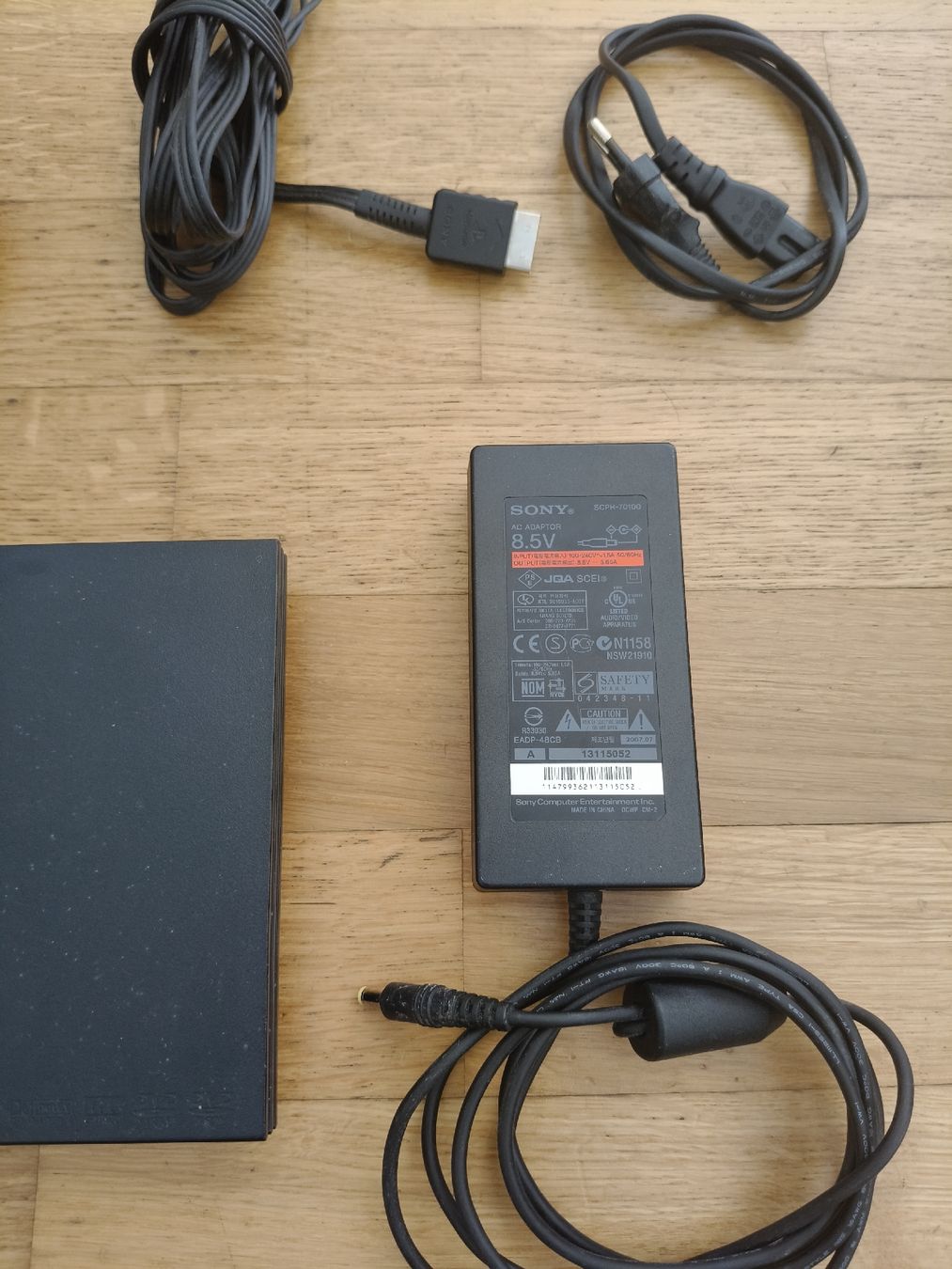 Sony Console: Sony PlayStation 2 Konsole SCPH-30003 mit Controller Top – Usato da Oensingen venduto da ece_8k7q 4