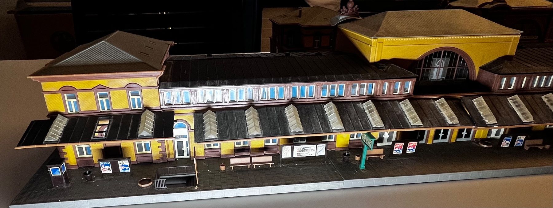 Modellini di ferrovie: 2 x Hauptbahnhof – Usato da Pfeffingen venduto da EdwinD01 2