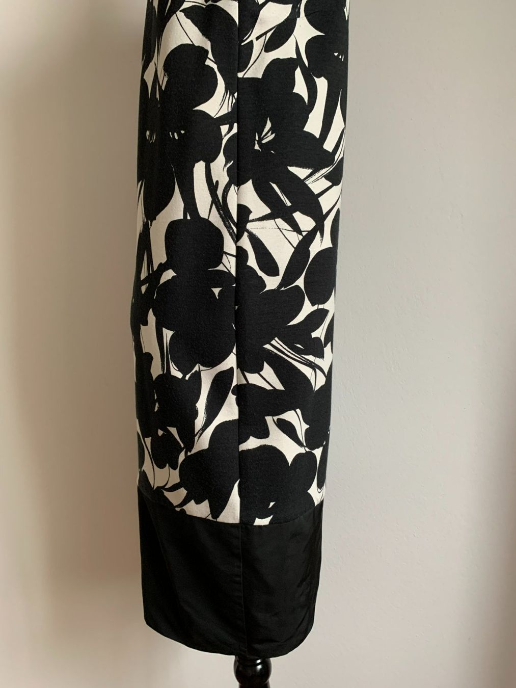 Max Mara Vestiti: MAX MARA: Super chices, schwarz gemustertes Kleid, 36 – Nuovo (secondo la descrizione) da Luzern venduto da paulablue 3