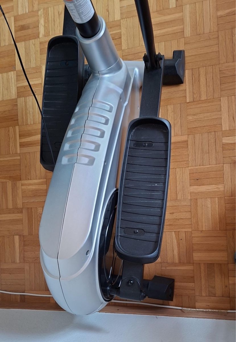 Vélos d'appartement: Crosstrainer Heimtrainer Silber guter Zustand – D'occasion à Bern par lio_f6wm 3