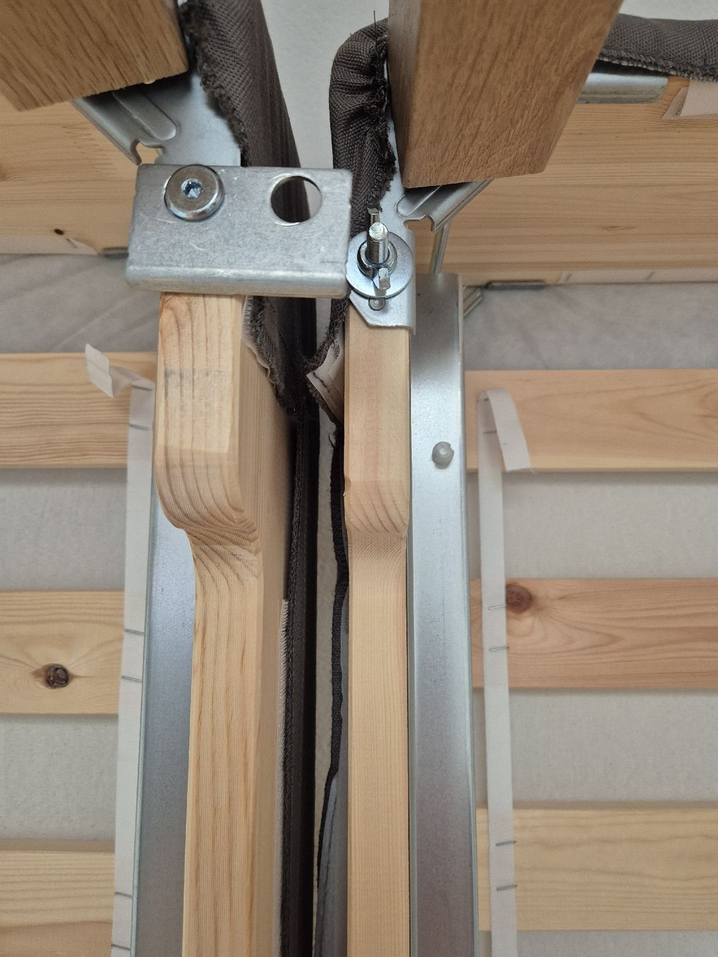Lits: Lit double 180x200 ou 2 lits simples 90x200 – D'occasion à Kriechenwil par Overnaze 3