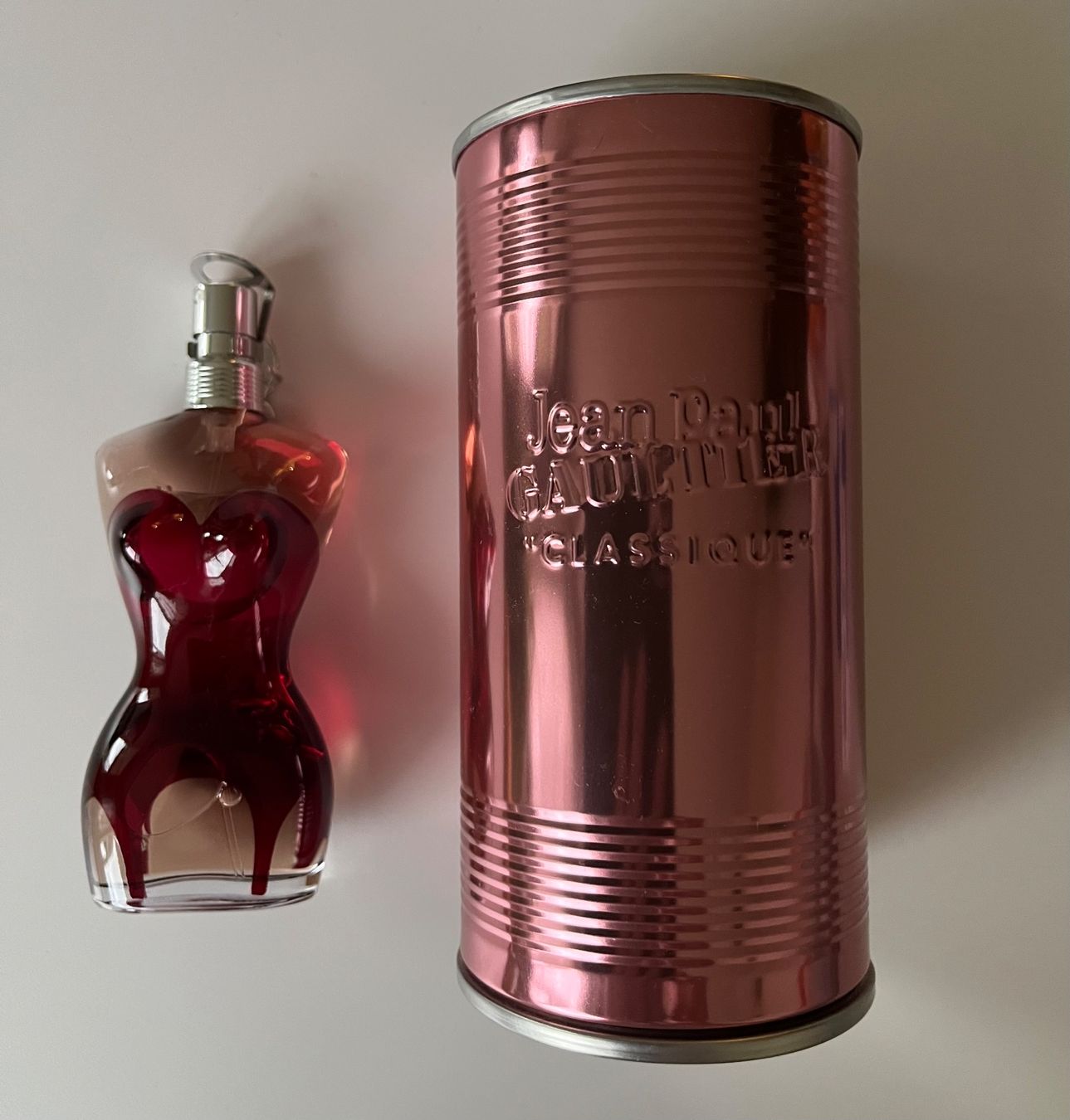 Jean Paul Gaultier Parfum & Eau de Toilette: JP Gaultier Classique 50ml Damenparfum Eau de Parfum – Neu (gemäss Beschreibung) aus Oberönz von Nobs-Bern