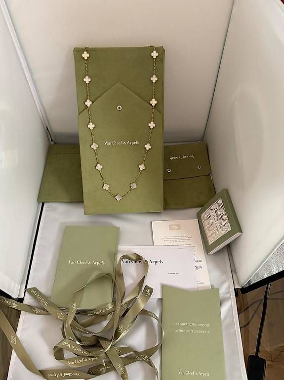 Colliers: VAN CLEEF & ARPELS SAUTOIR – D'occasion à Pully par Occasions-luxe.Golay