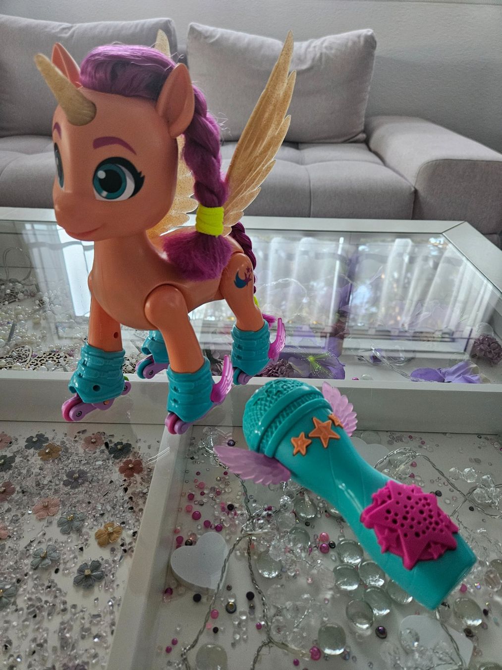 Hasbro Giocattoli: Hasbro A New Generation Sunny Starscout Inline – Usato da Unterägeri venduto da Sleepbear