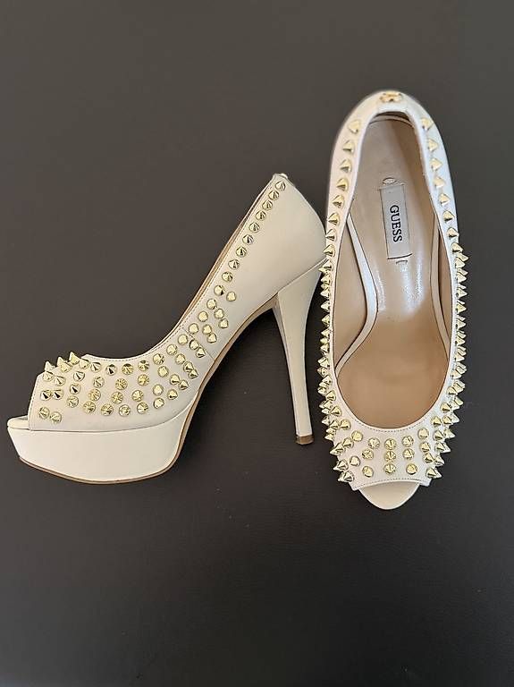 Guess Scarpe da donna: Guess Pumps Grösse 38.5 – Usato da St. Gallen venduto da 13_ 2