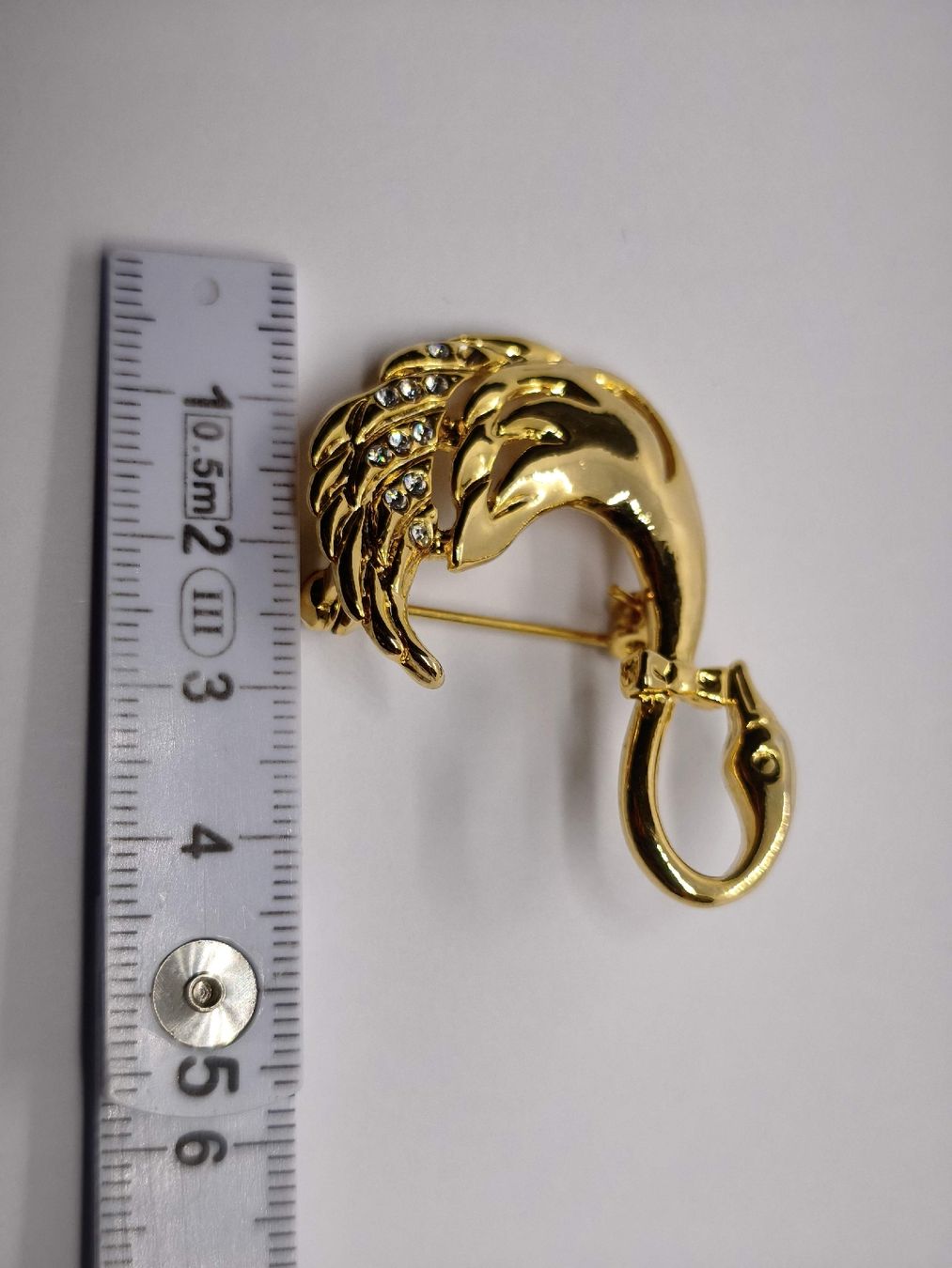 Broschen & Nadeln: Brosche Schwan goldfarben mit Steinen Grösse ca 5.5cm – Gebraucht aus St. Gallen von GIULESGG 5