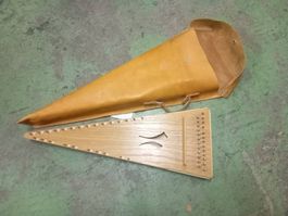 "Streichspalter " zitherartiges Instrument