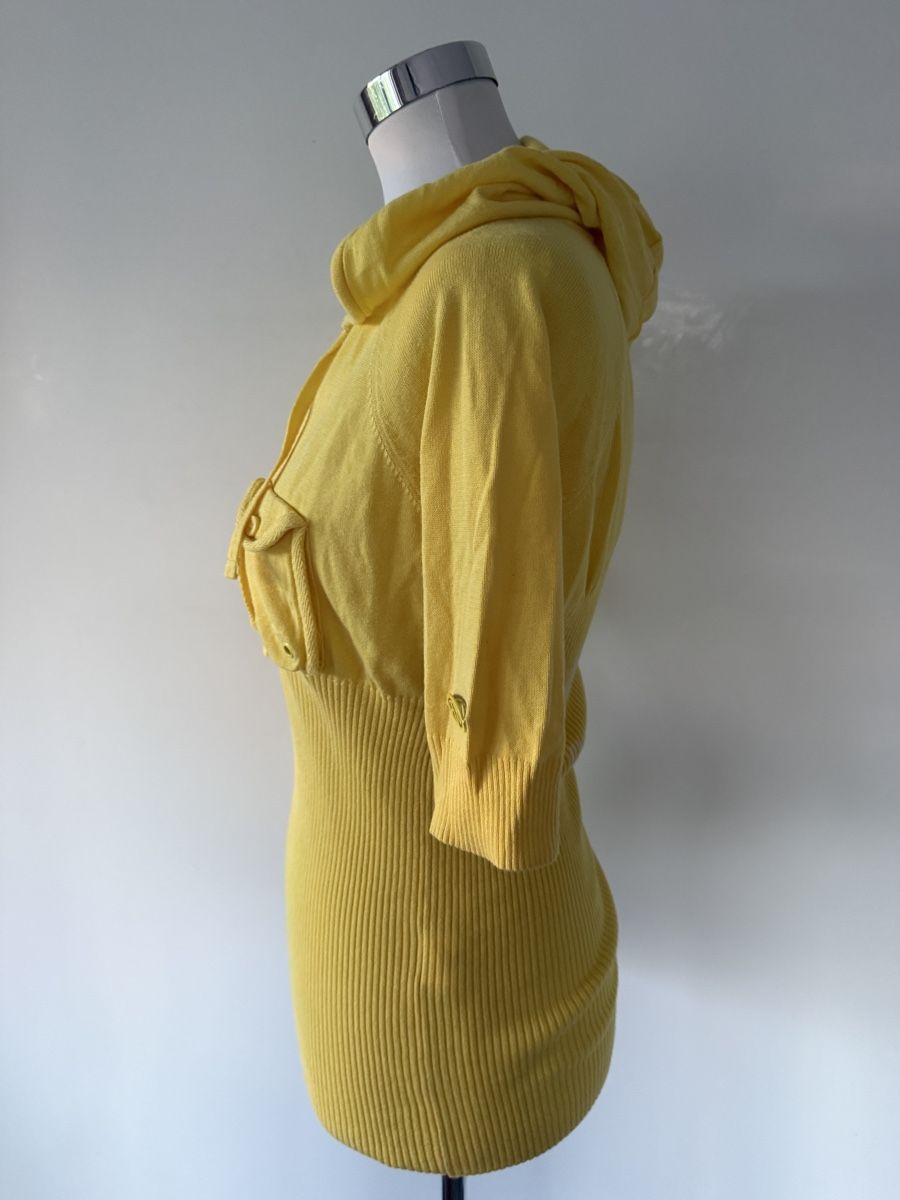 Armani T-shirt: AX Armani Exchange Gelber Kapuzenpulli Pullover Kurzarm Gr.  – Usato da Zürich venduto da JOD213 2