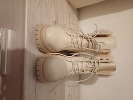 Bottes femme neuves semelle crantée fourrées taille 36