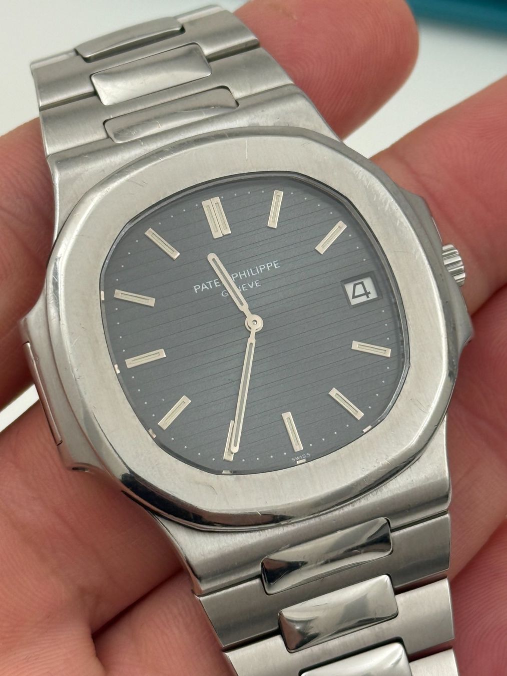 Patek Philippe Orologi: Patek Philippe Nautilus 3700 – Usato da Erlenbach ZH venduto da iLuxury 4