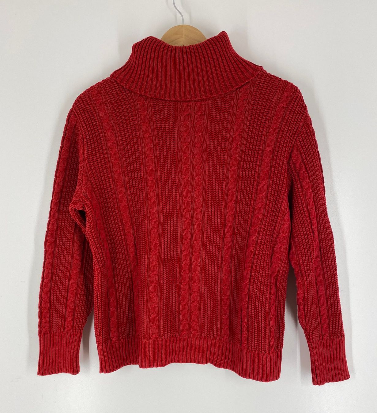 Maglioni & Felpe: Strickpullover mit Rollkragen und Zopfmuster, Grösse 38 – Usato da Mülligen venduto da Chleeblatt1941