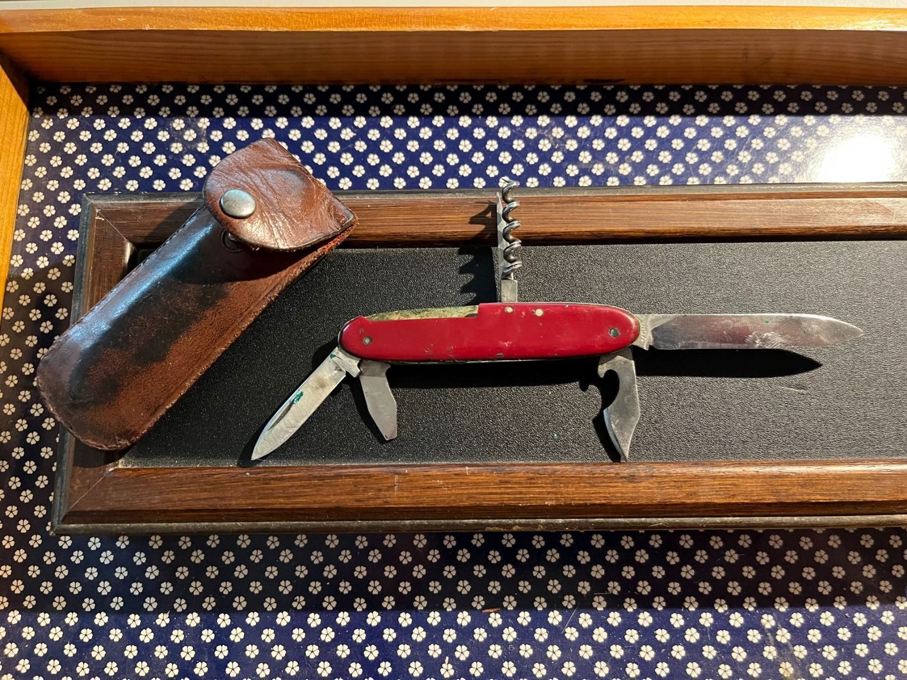 Coltelli tascabile: Antikes Sackmesser INOX mit Ledertäschli – Usato da Arch venduto da seil819