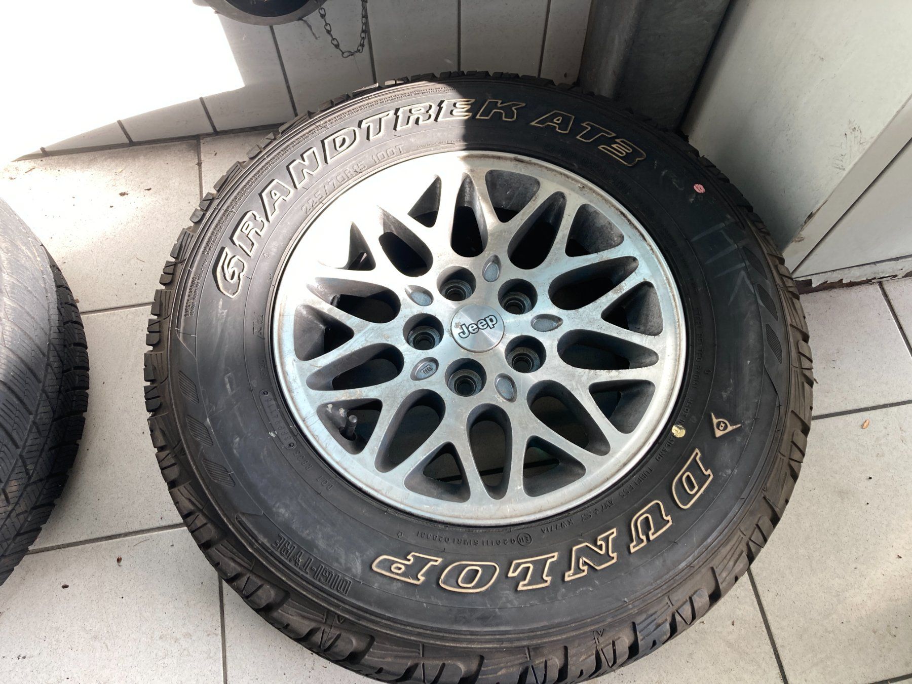 Jeep Pneumatici & Ruote complete: Jeep Cherokee Räder 225/70R15 – Usato da Cham venduto da WB2223 4